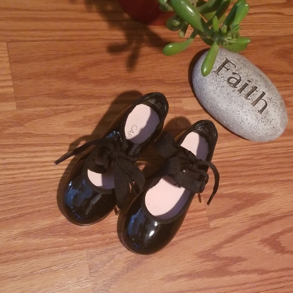 New capezio tap shoes 6 1/2 Toddler